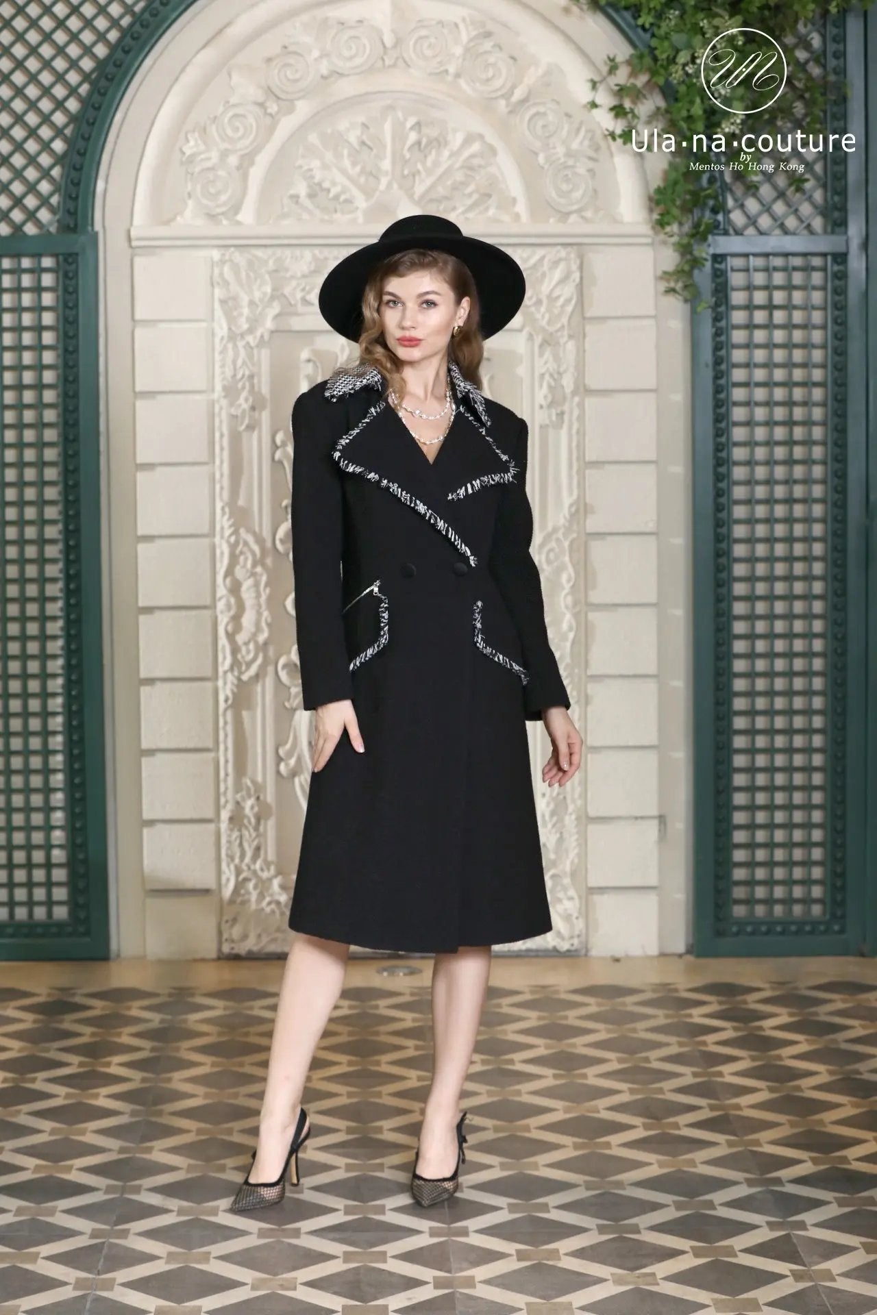 Chic Ivory and Navy Blue Collared Coat with Pockets ULA