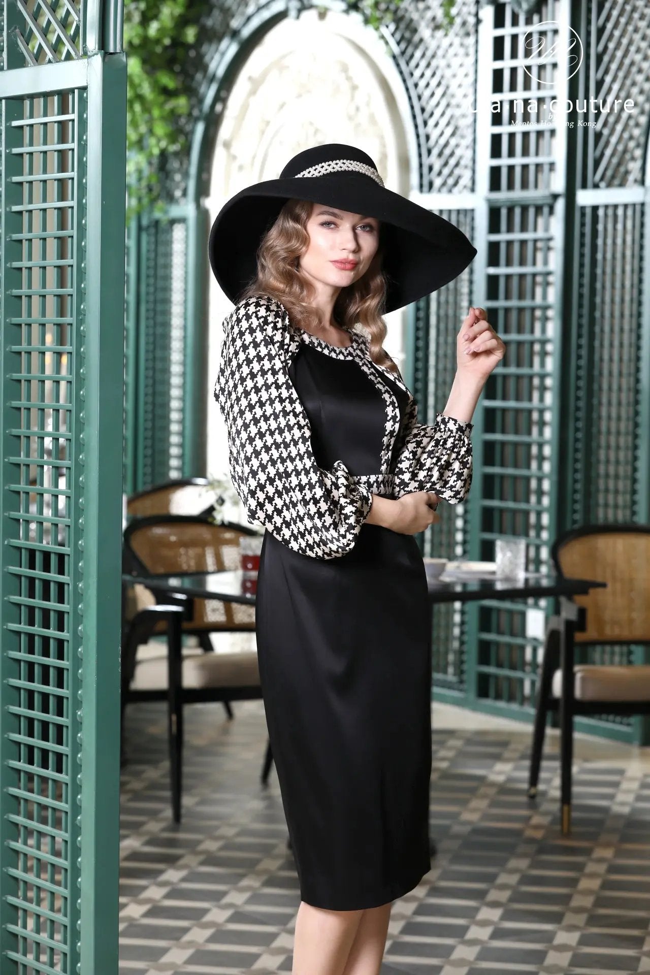 Elegant Black and White Houndstooth Dress for a Sophisticated Look ULA