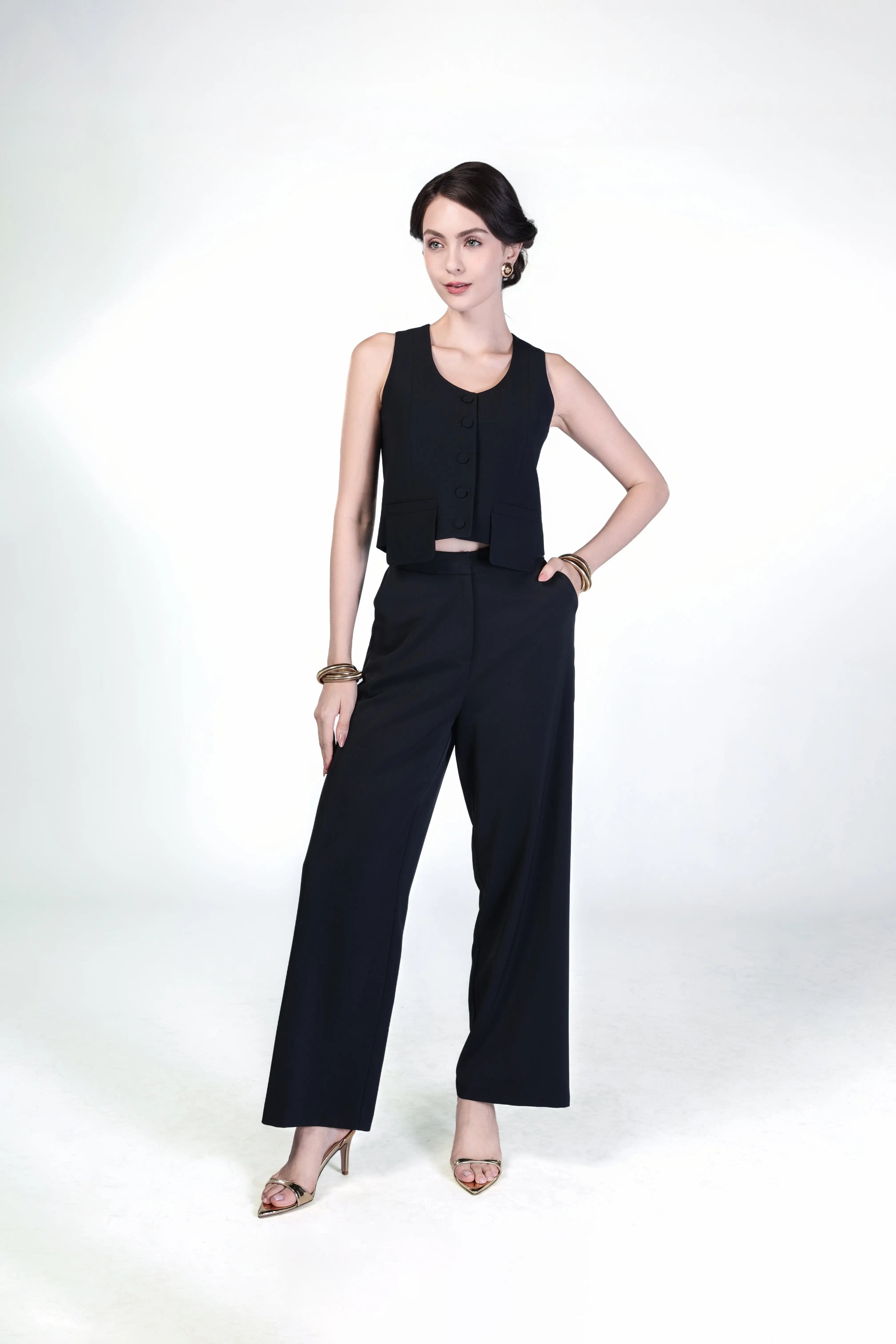 Chic Black Sleeveless Jumpsuit with Mesh Detail ULA