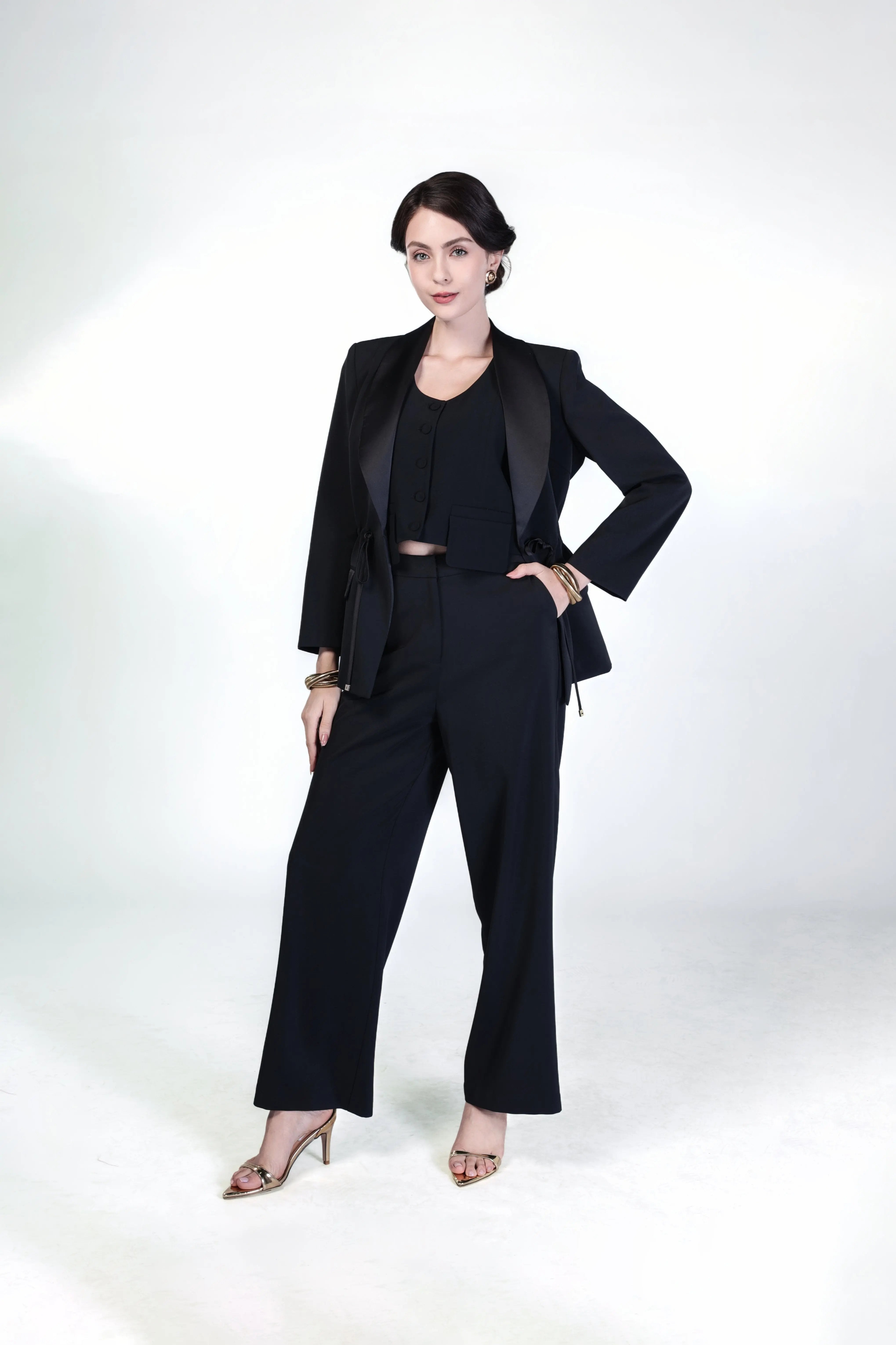 Chic Black Sleeveless Jumpsuit with Mesh Detail ULA