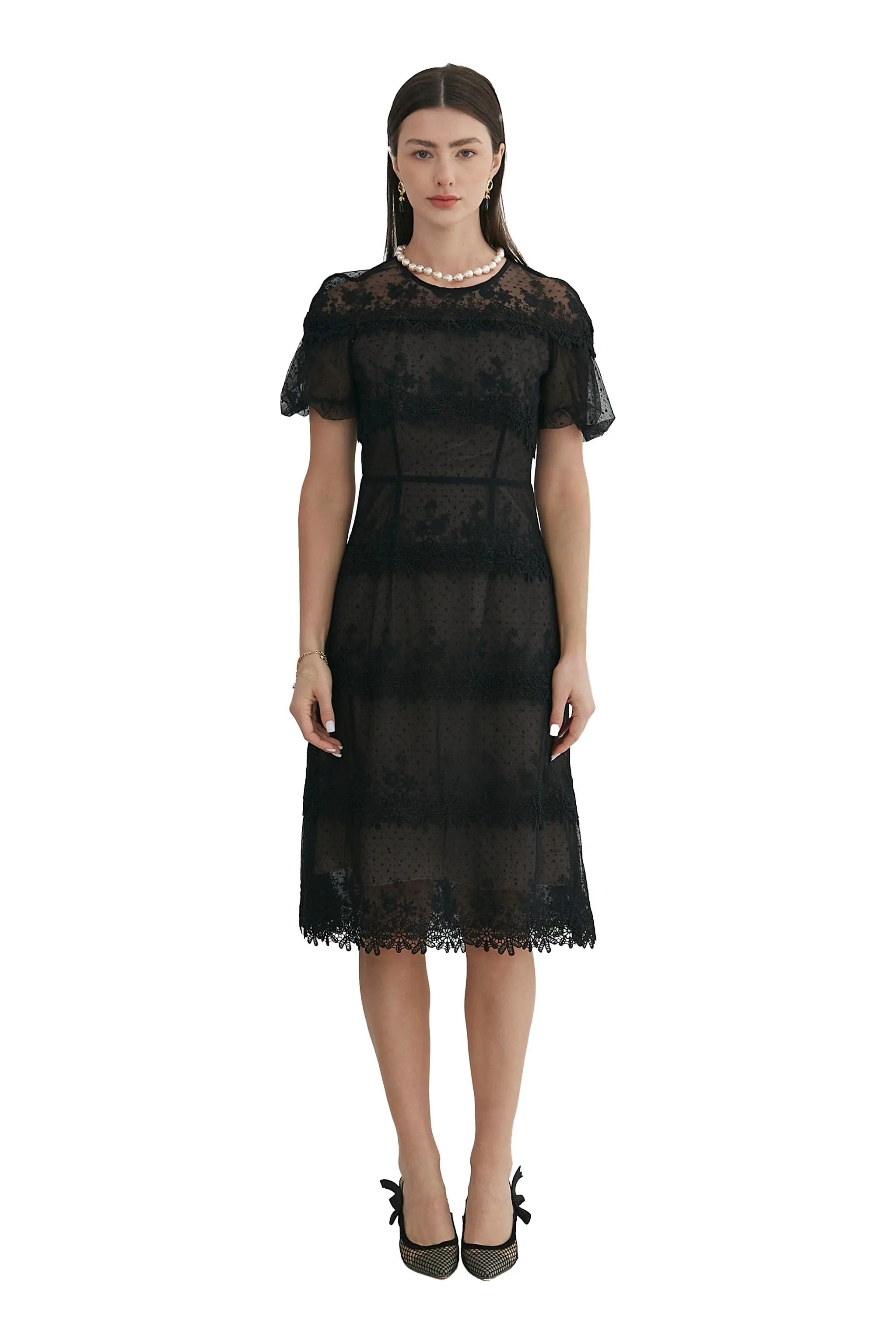 Large size women's summer short sleeved design with a waist cinching temperament, lace long dress for chubby girl, slim and retro dress ULA