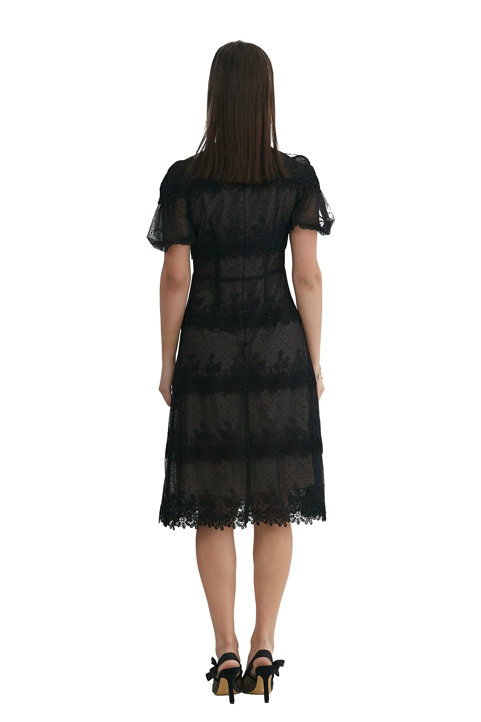 Large size women's summer short sleeved design with a waist cinching temperament, lace long dress for chubby girl, slim and retro dress ULA