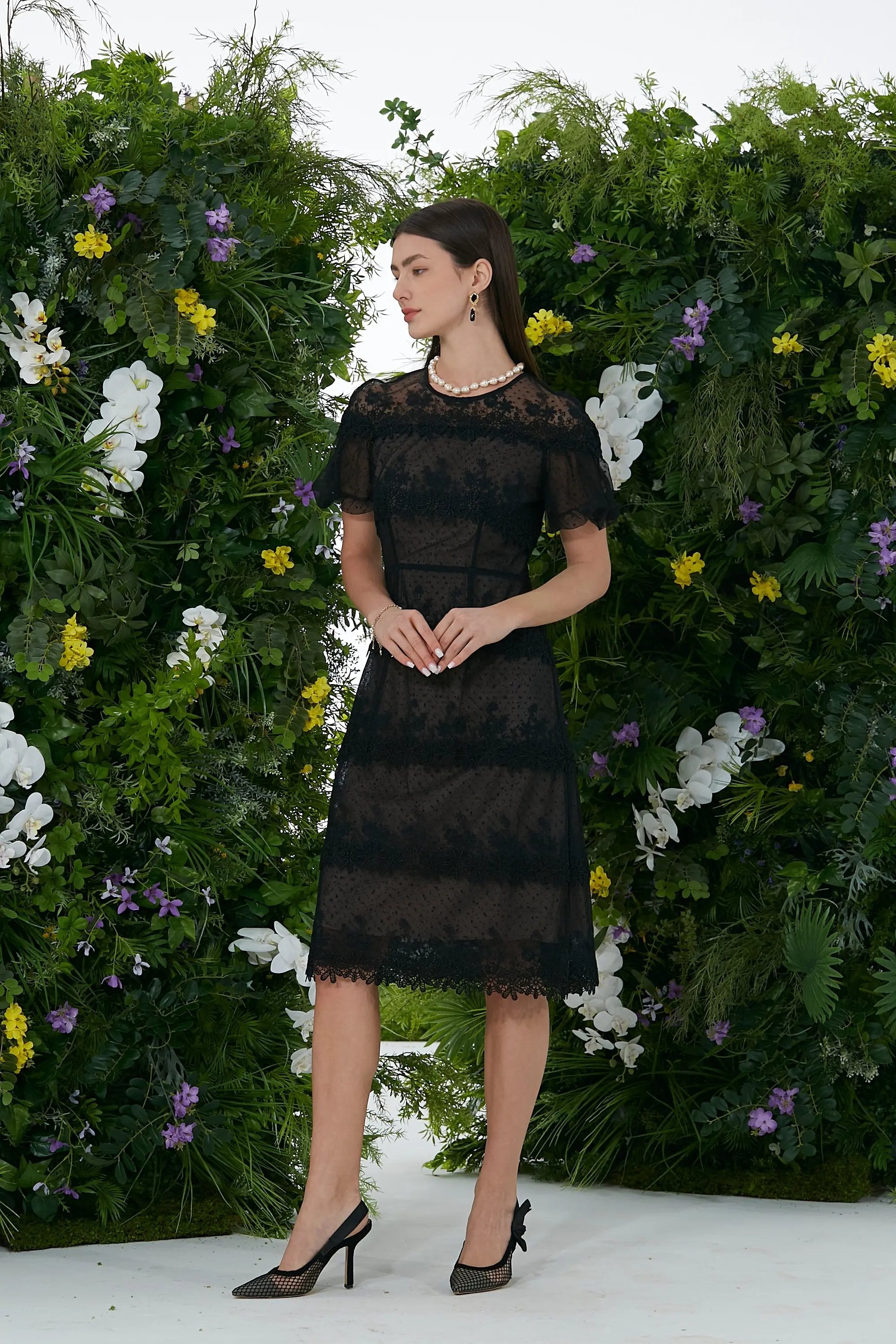 Large size women's summer short sleeved design with a waist cinching temperament, lace long dress for chubby girl, slim and retro dress ULA