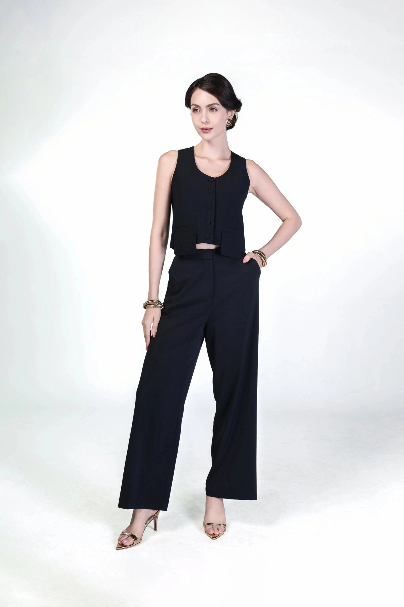 Chic Black Sleeveless Jumpsuit with Mesh Detail ULA