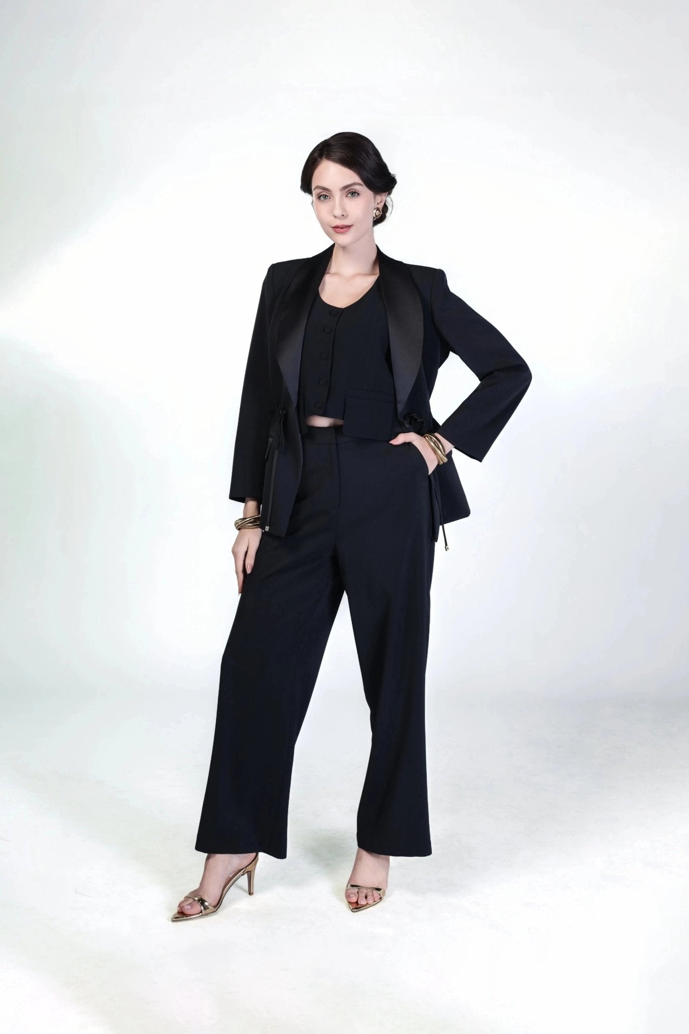 Chic Black Sleeveless Jumpsuit with Mesh Detail ULA