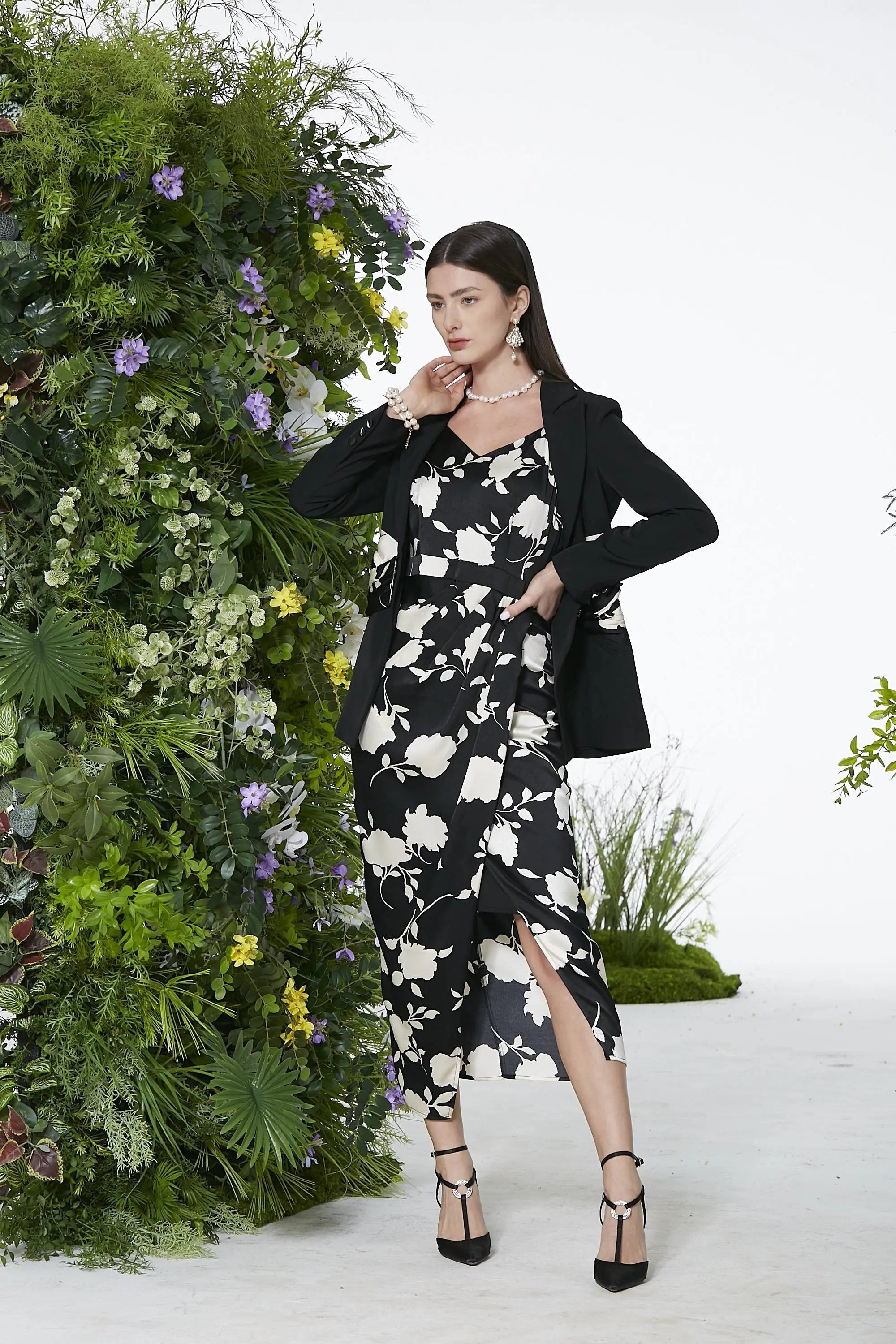 French camisole dress for women with spring texture, high-end design sense, niche temperament, slim fit, hip wrap dress, dress ULA