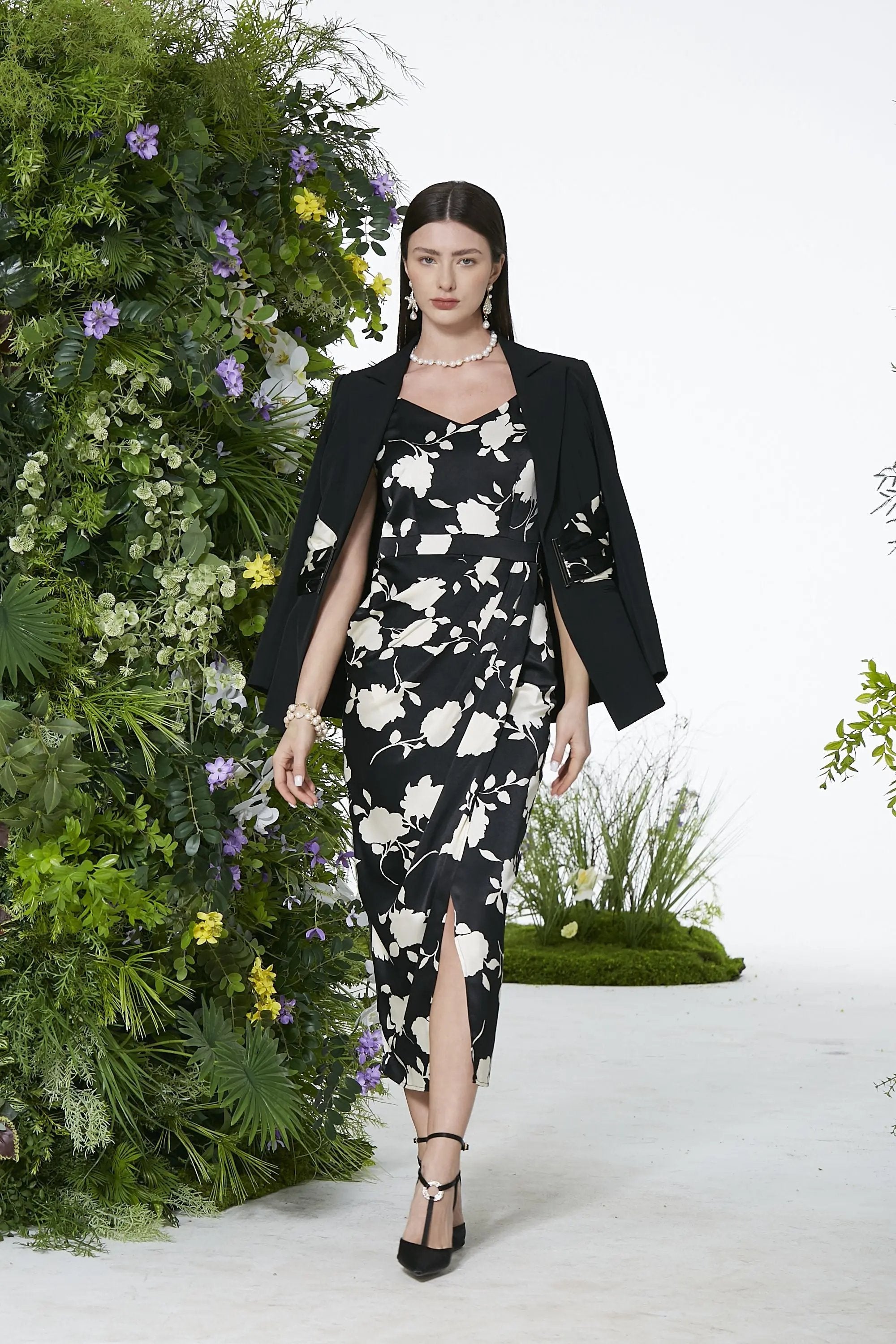 French camisole dress for women with spring texture, high-end design sense, niche temperament, slim fit, hip wrap dress, dress ULA