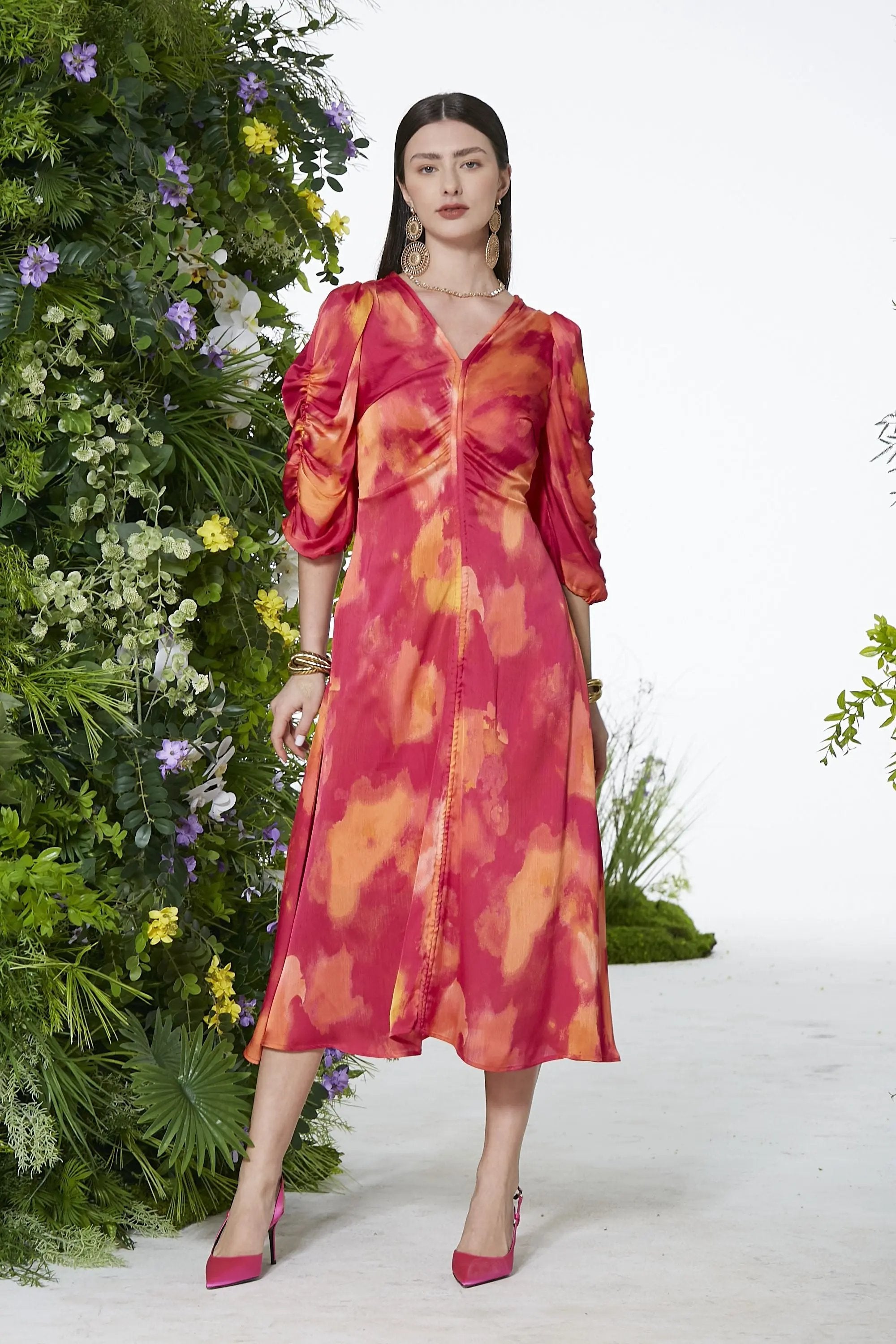 Women's Spring and Summer Sense of Design Dyed Dess with V-neck and waist ULA