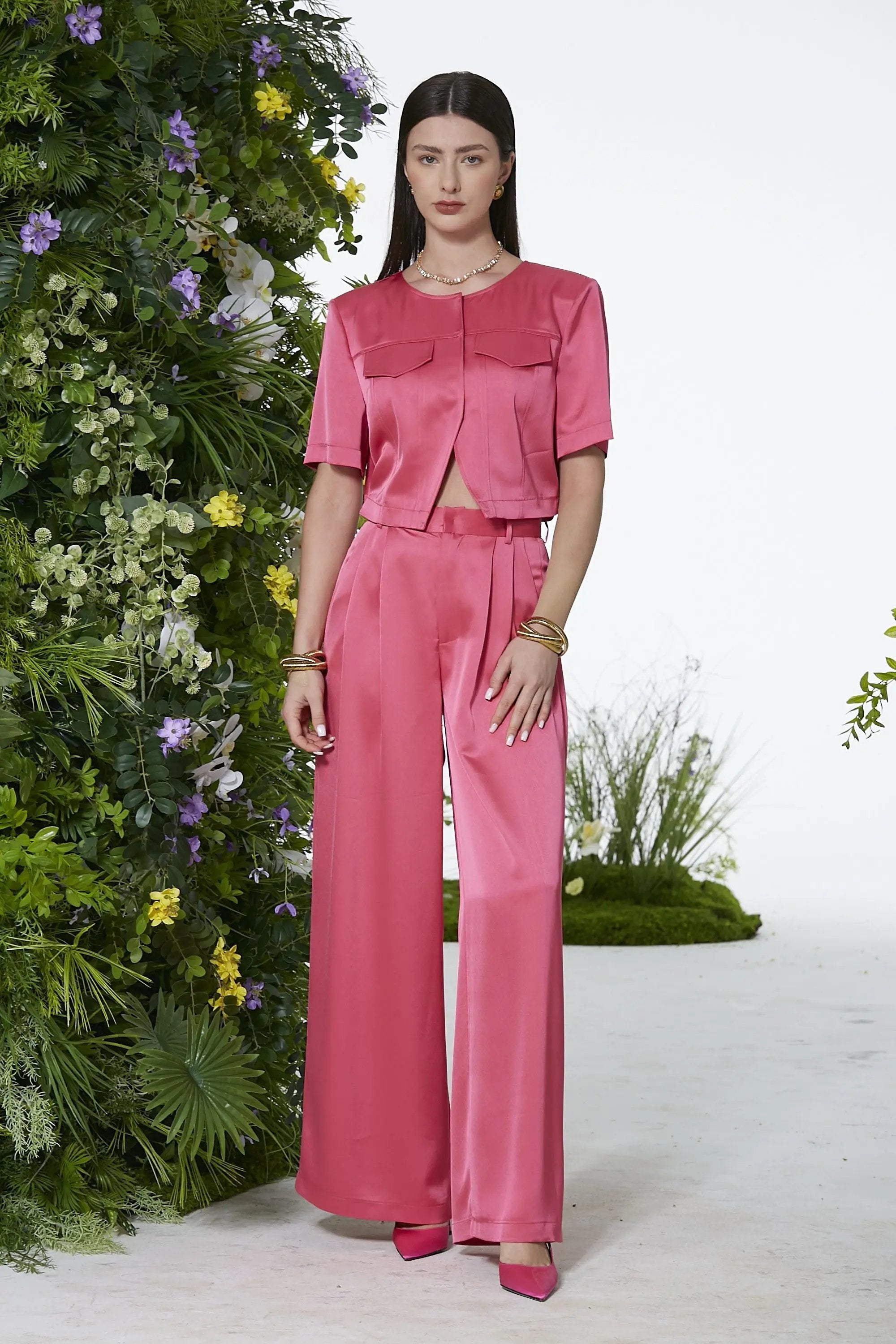 High end socialite fashion set, women's summer new style temperament, imperial style short sleeved top, wide leg pants two-piece set ULA