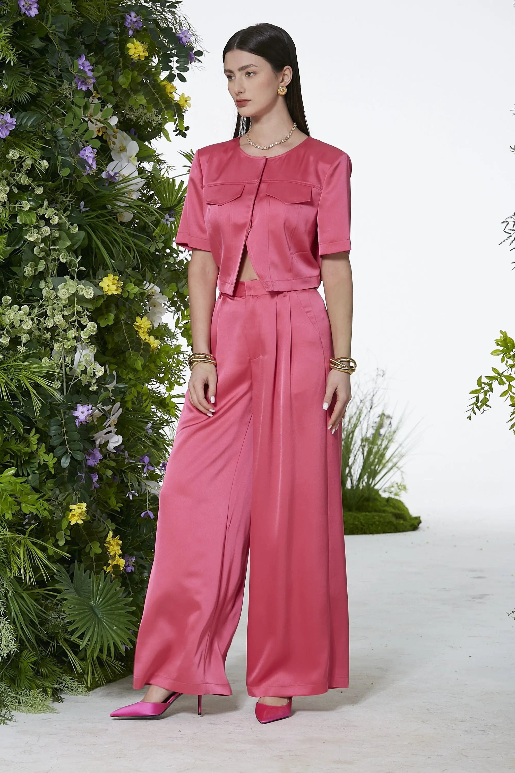 High end socialite fashion set, women's summer new style temperament, imperial style short sleeved top, wide leg pants two-piece set ULA