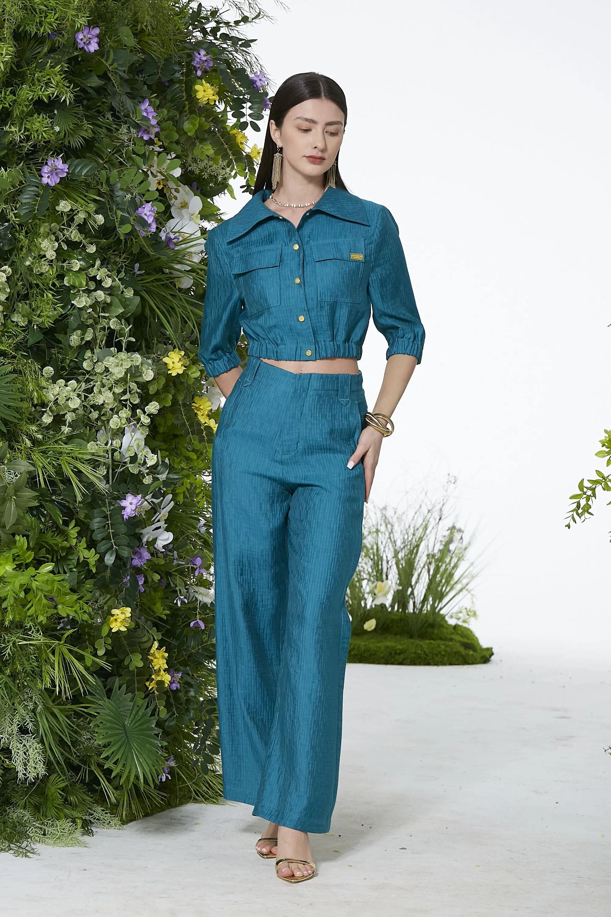 Ladies' V-neck Waist Cinching And Exposed Navel Fashionable and Elegant Set ULA