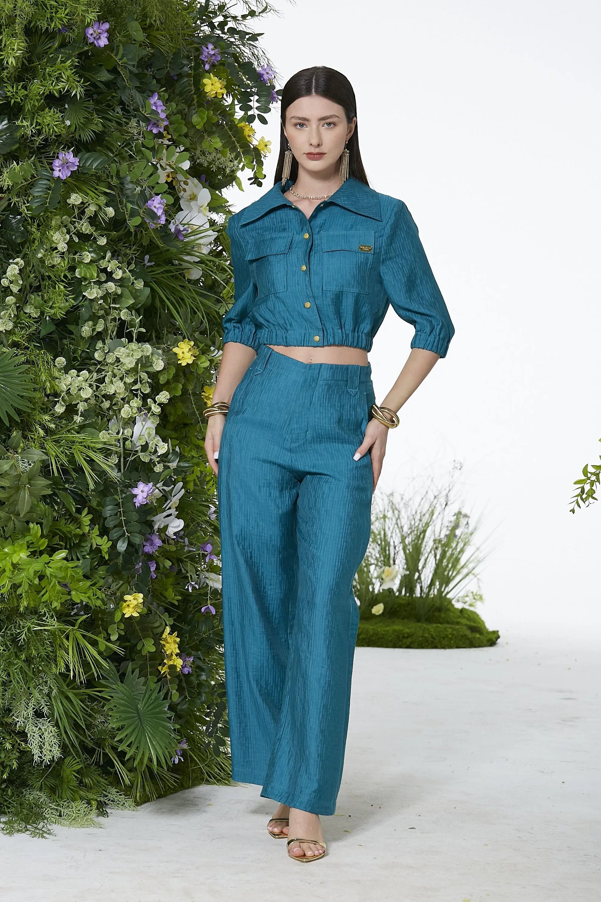 Ladies' V-neck Waist Cinching And Exposed Navel Fashionable and Elegant Set ULA