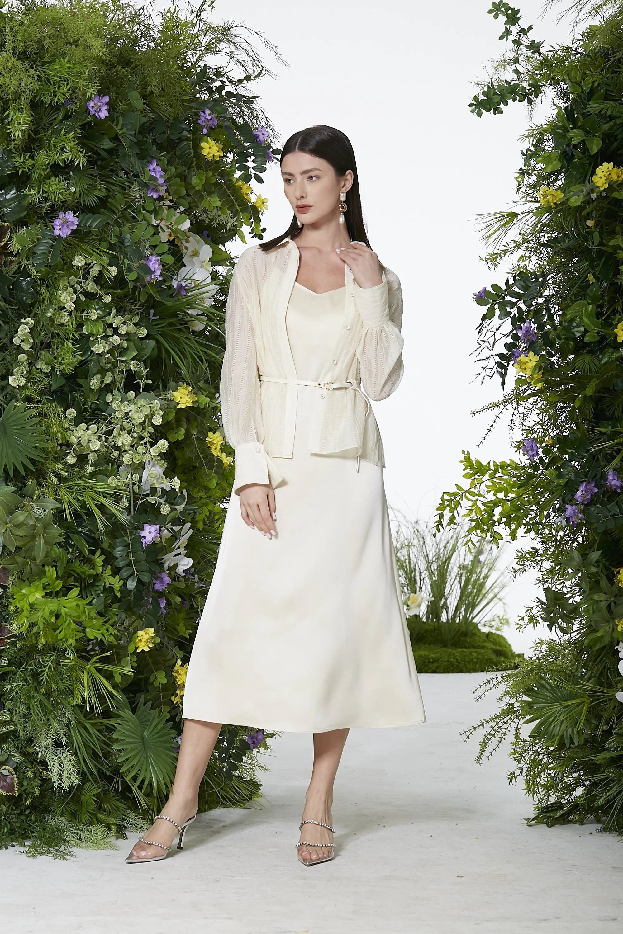 Women’s Summer High Elegant V-neck Lace Suit ULA