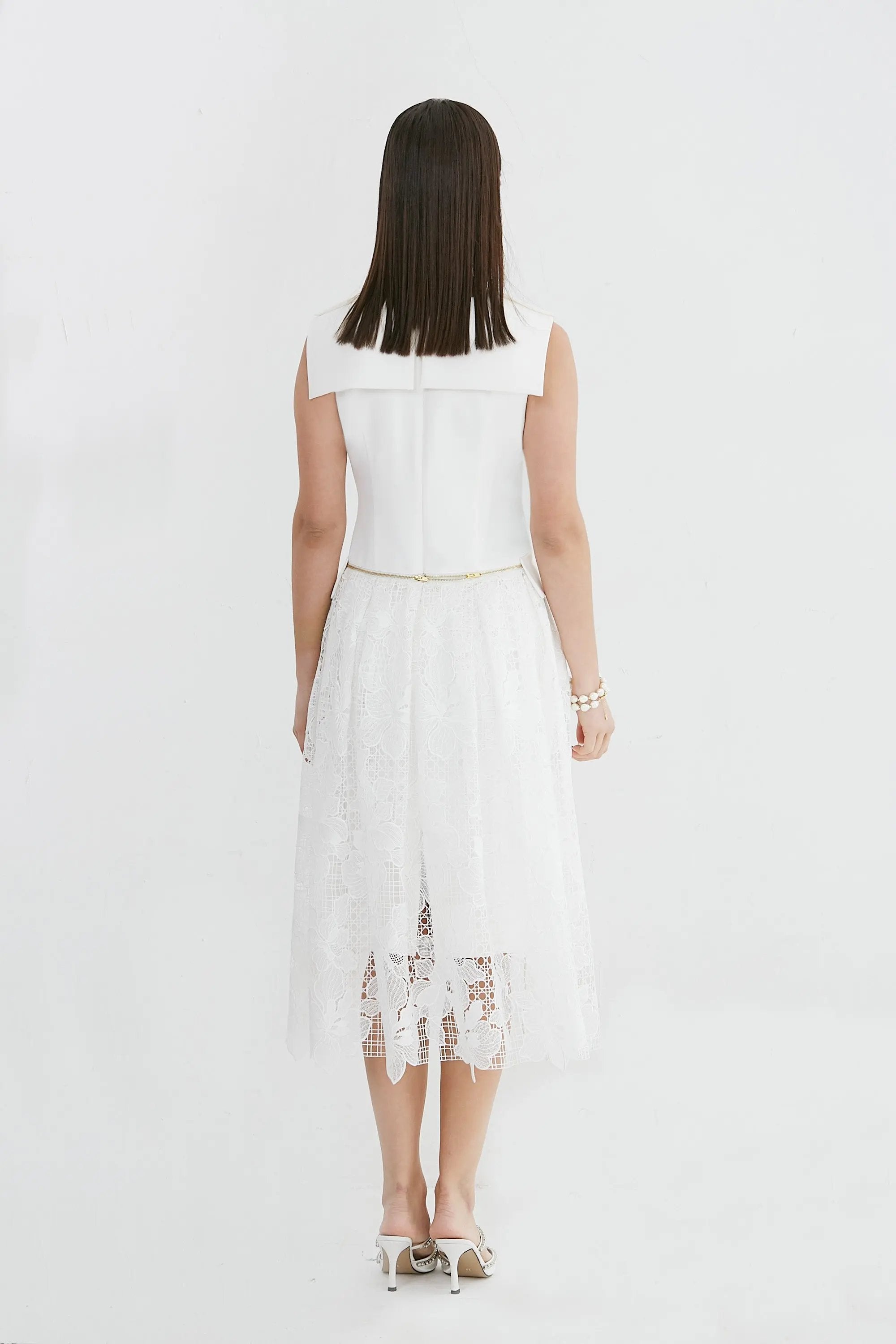 Elegant temperament lapel pleated sleeveless dress double V-neck simple waist hide meat thin A-line pleated vest dress ULA