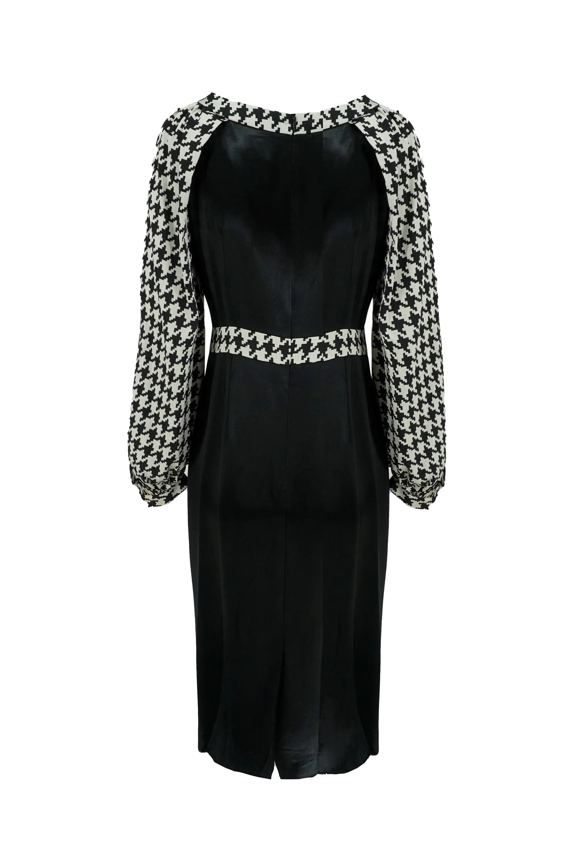 Elegant Black and White Houndstooth Dress for a Sophisticated Look ULA