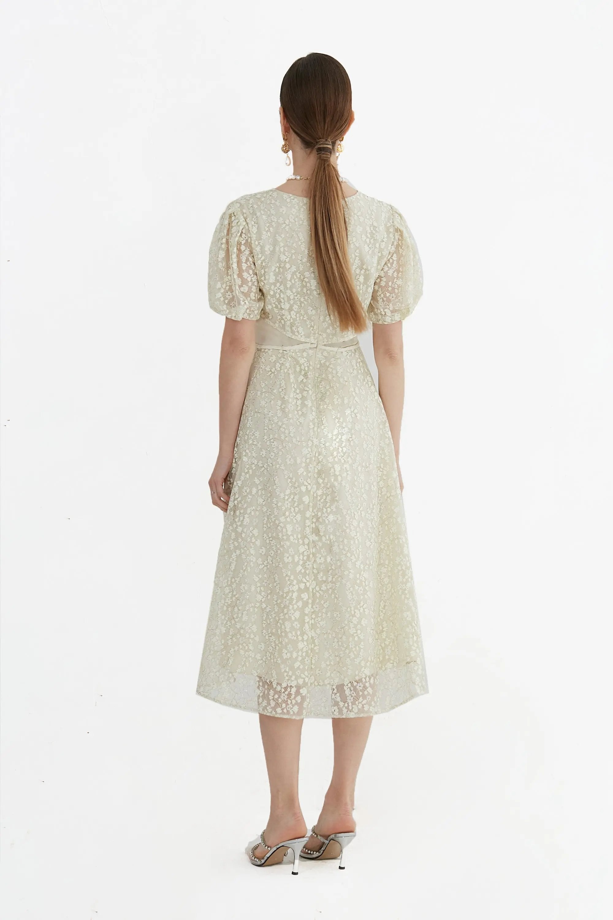 Ladies' Summer Gentle and Simple Lace V-neck Waist Cinched Dress ULA