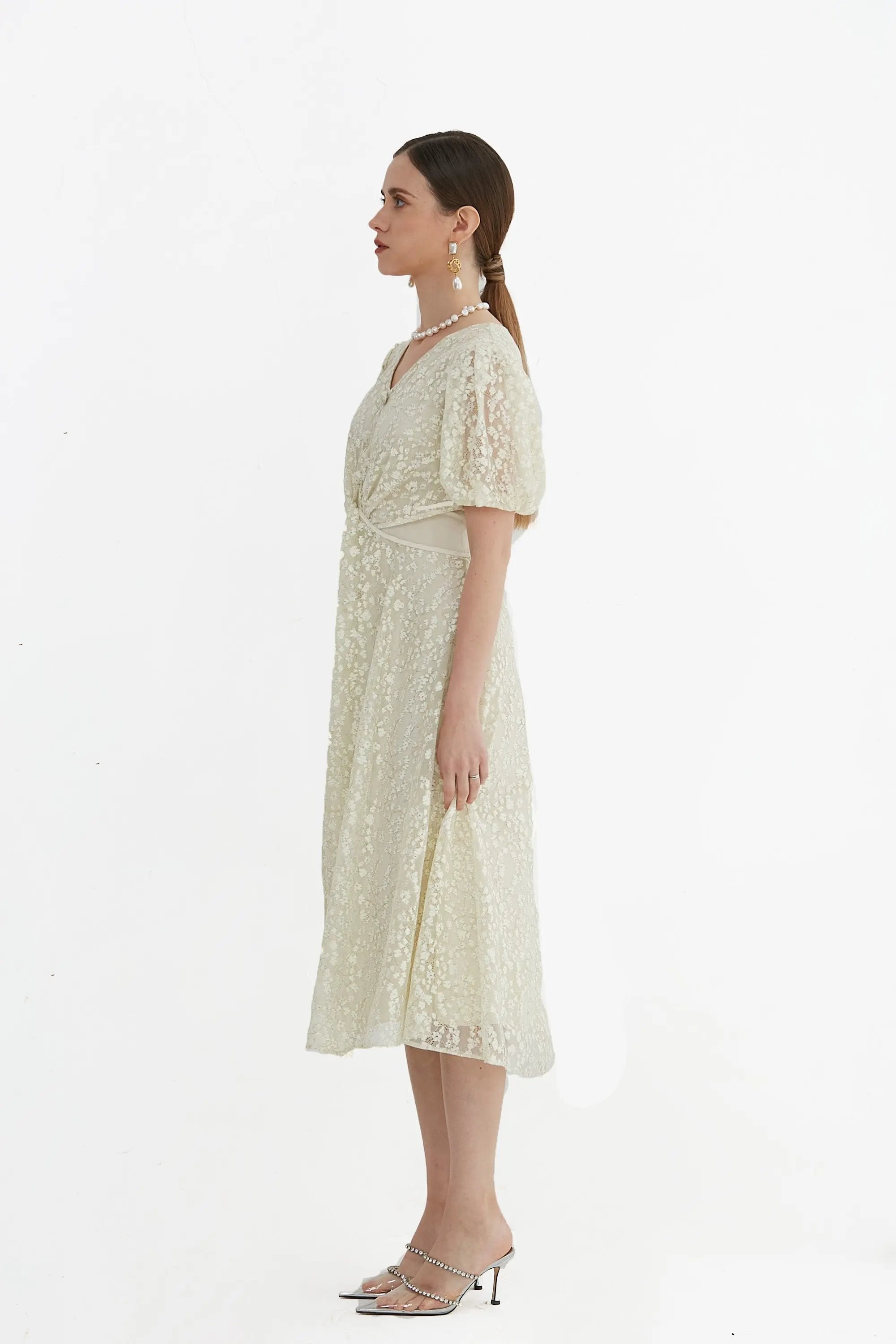 Ladies' Summer Gentle and Simple Lace V-neck Waist Cinched Dress ULA