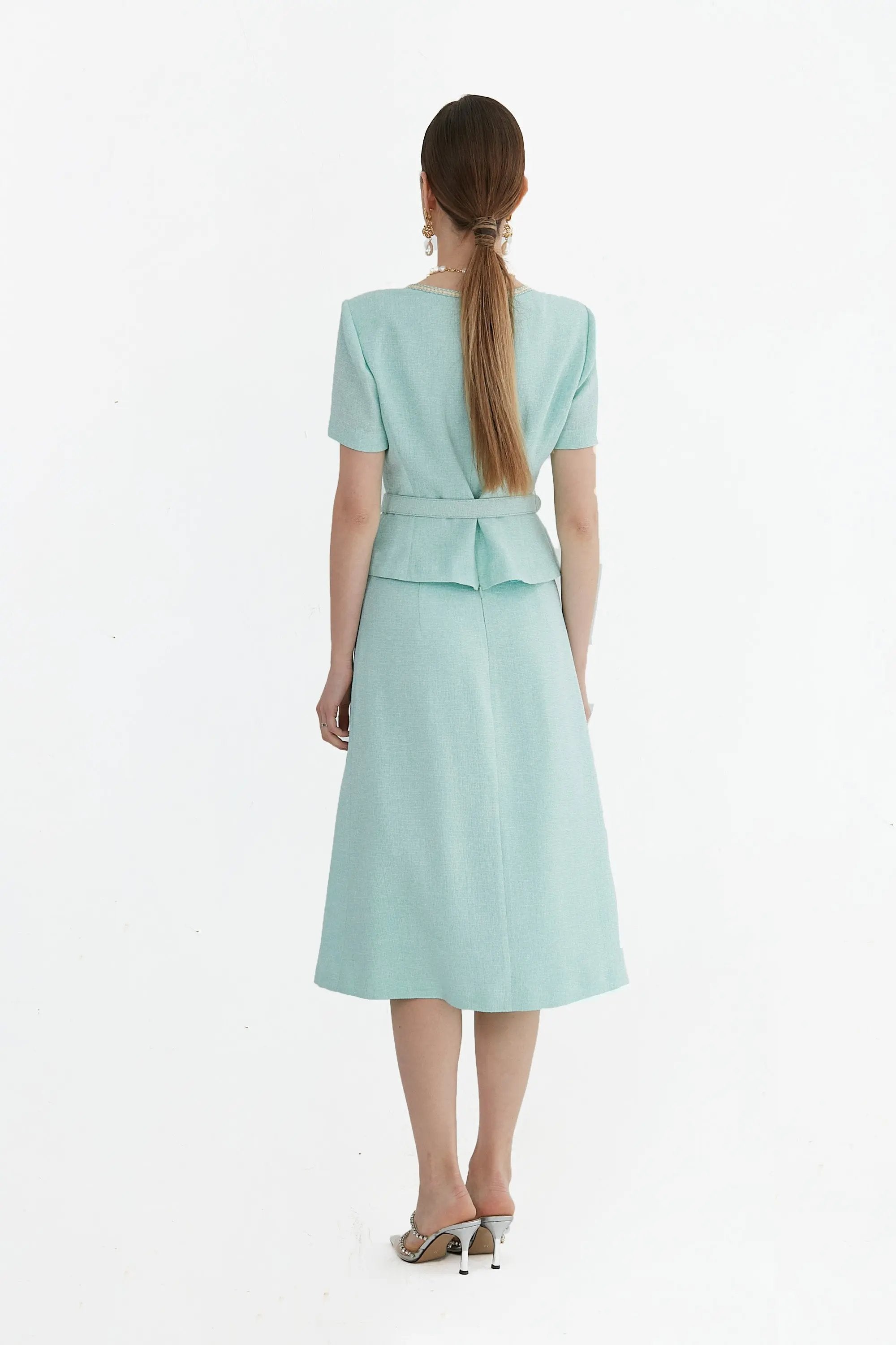 Square necked small fragrant style new fake two-piece lotus leaf swing temperament dress two-piece set ULA