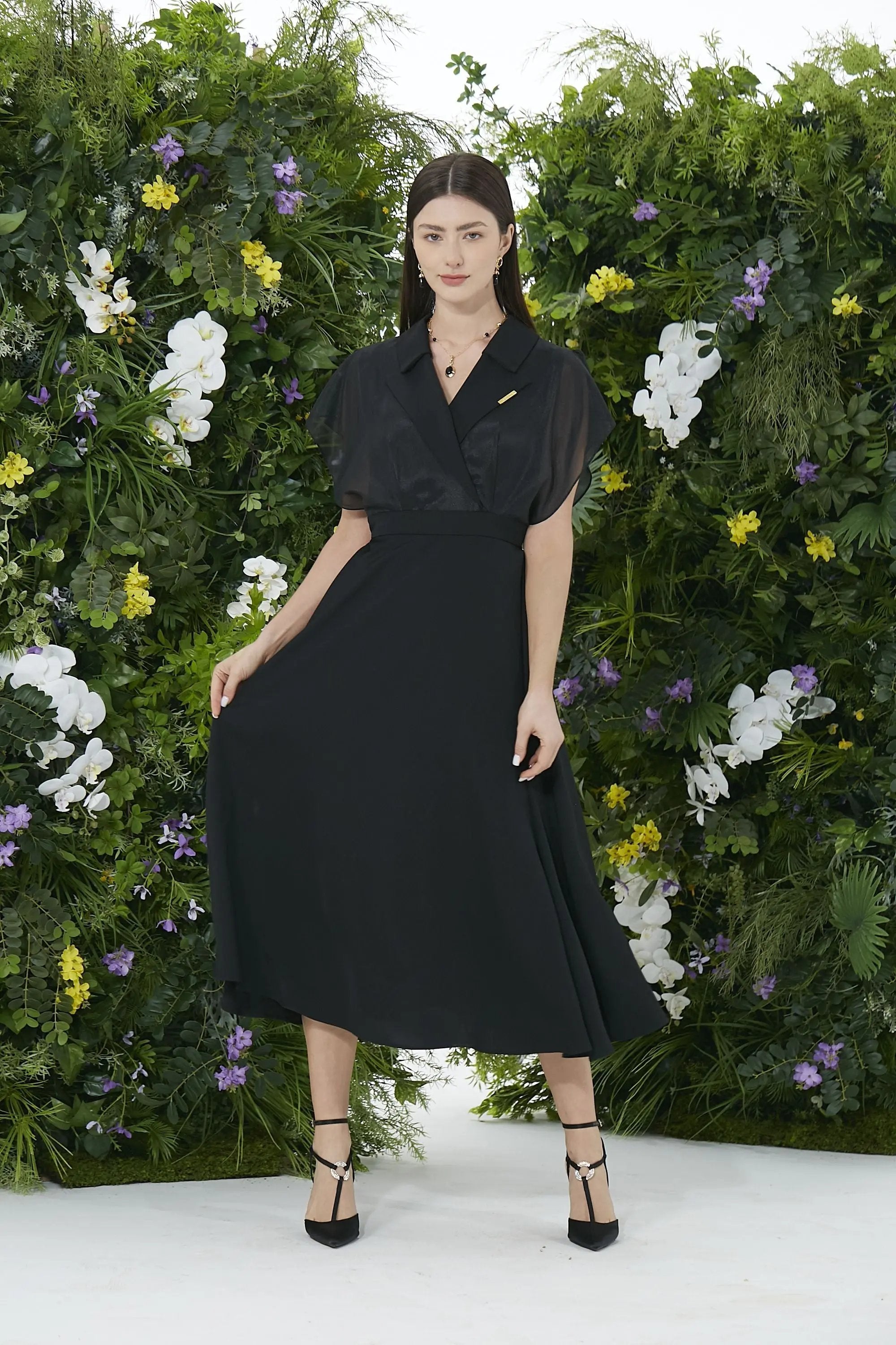 Women’s Summer Temperament Luxury V-neck Dress ULA