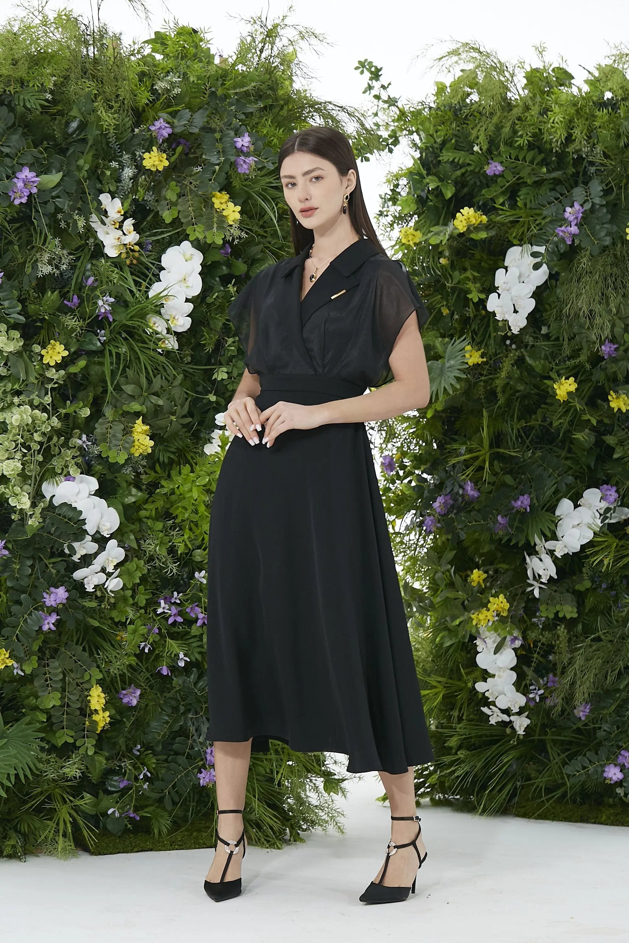 Women’s Summer Temperament Luxury V-neck Dress ULA