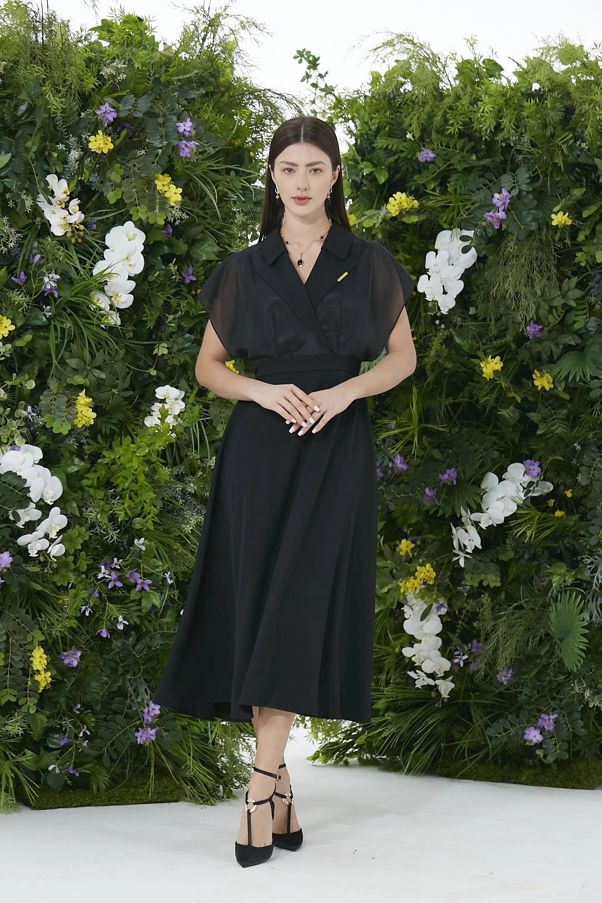 Women’s Summer Temperament Luxury V-neck Dress ULA